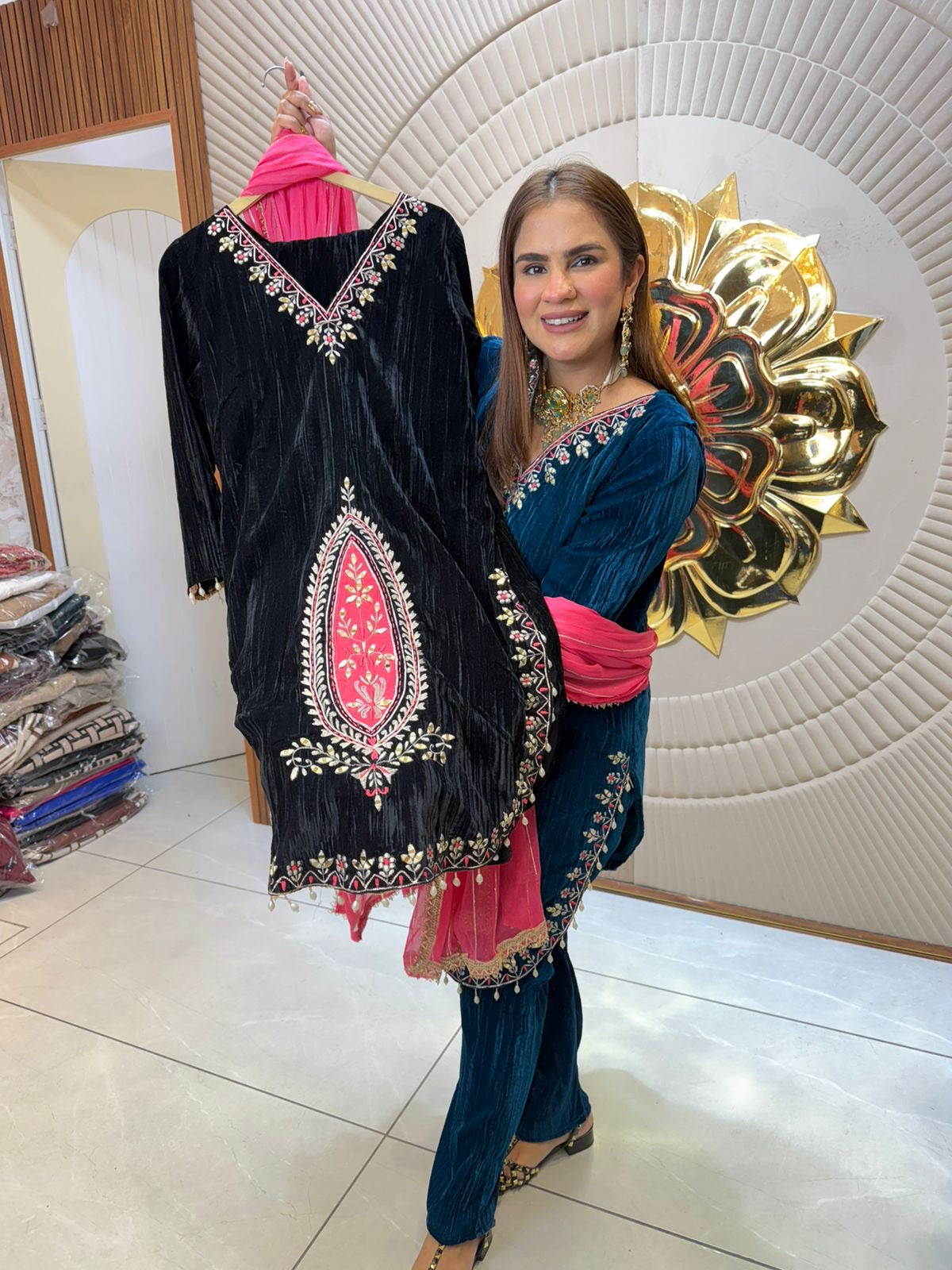 Beautiful elegant velvet suit pc2422