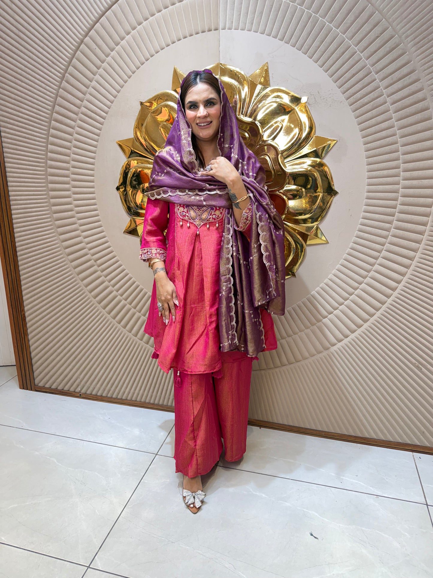 Beautiful elegent silk suit pc2583