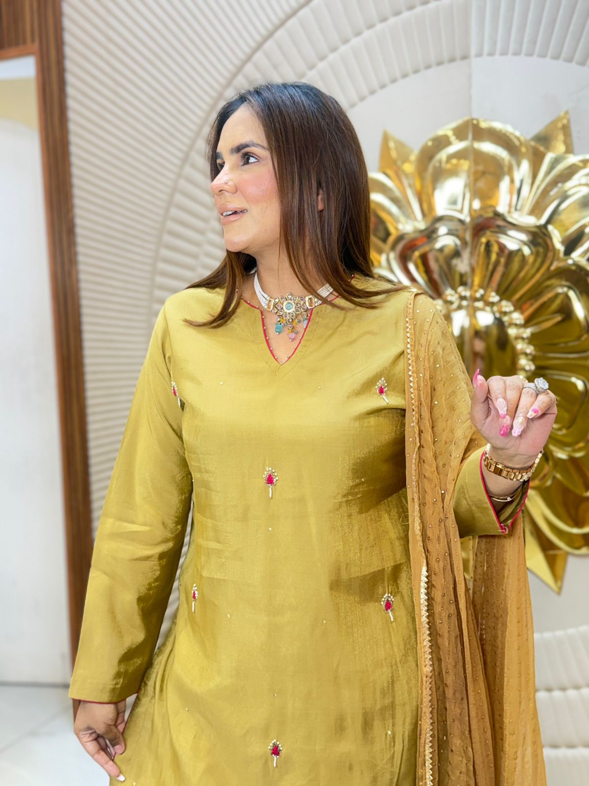 Beutiful elegant suit pc2780