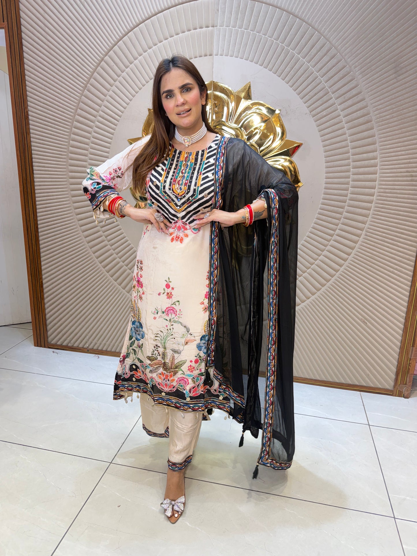 Beautiful elegent suit pc 2686
