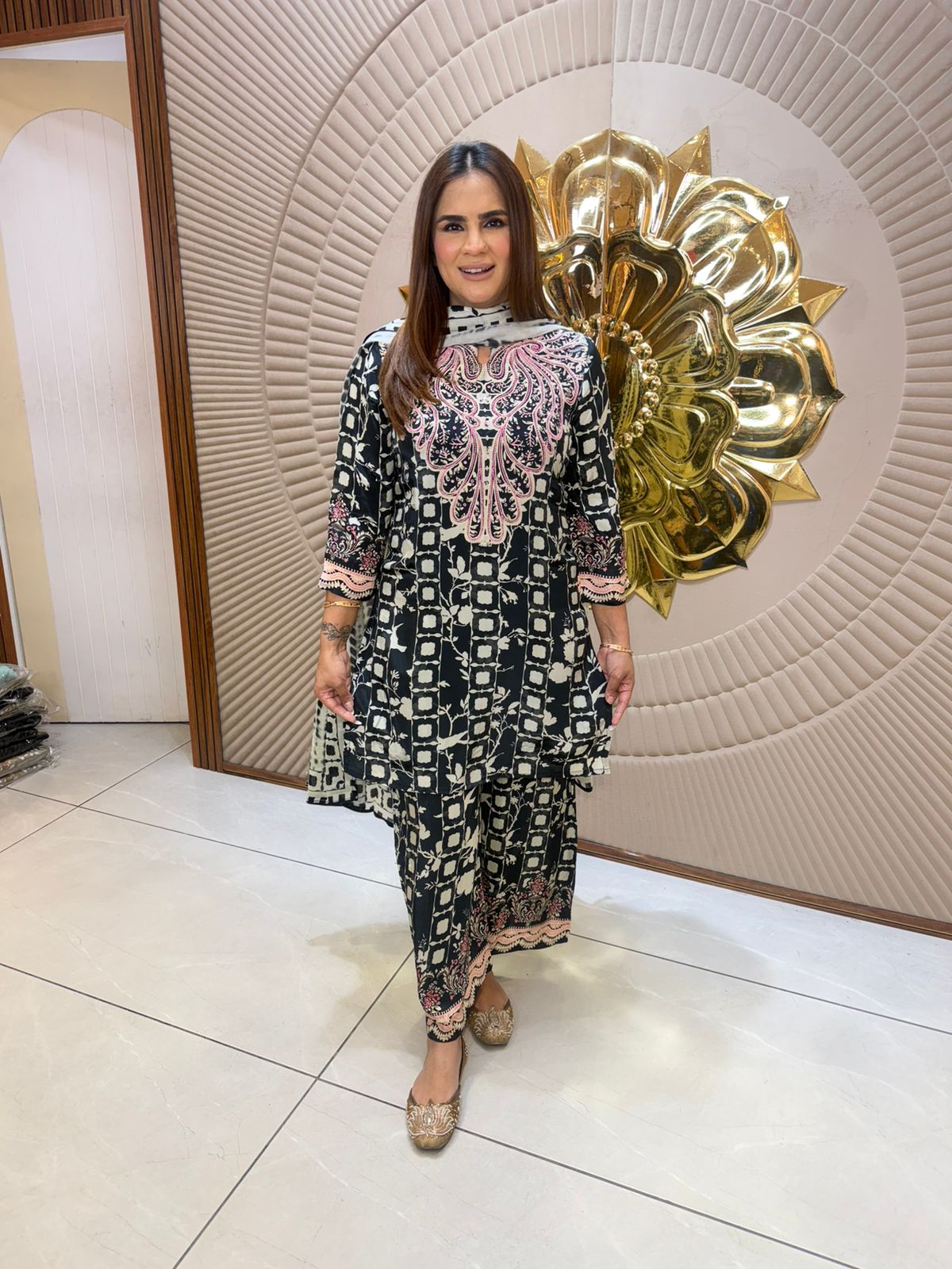 Beautiful elegant suit pc2777