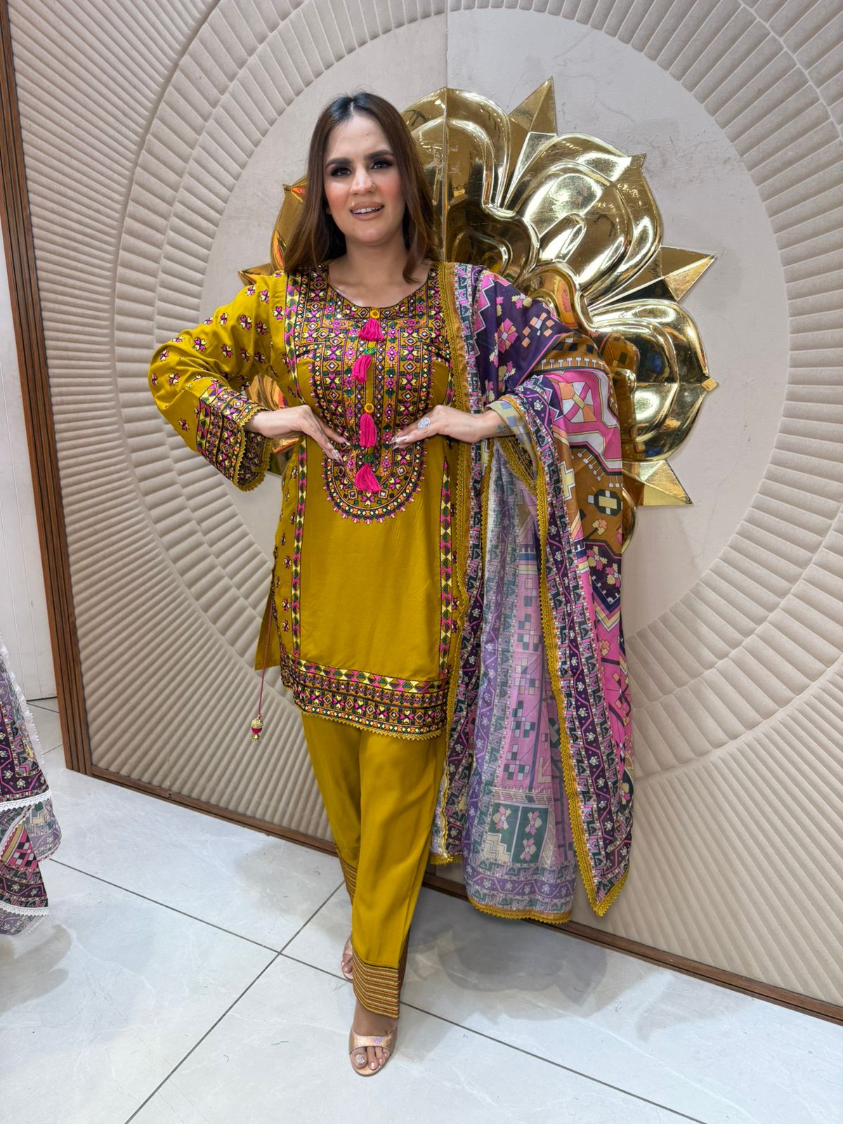 Beautiful elegant party wear suit pc 2784