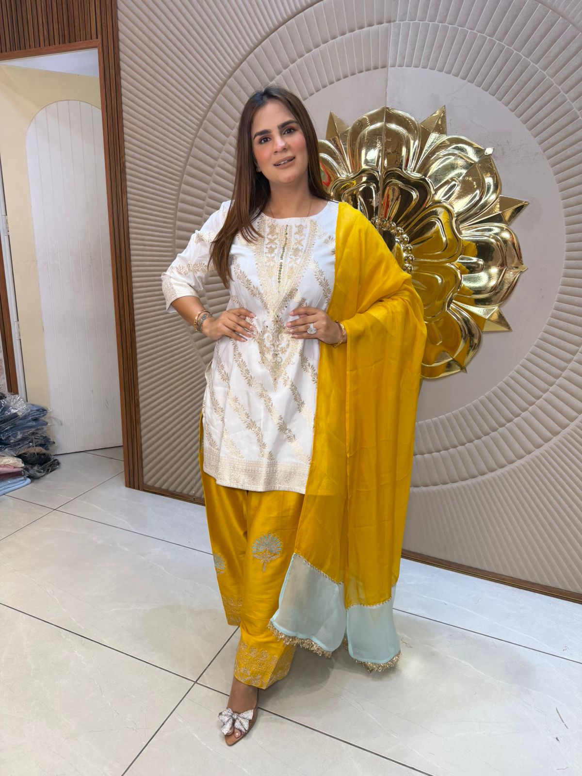 Beautiful elegant suit pc 2804