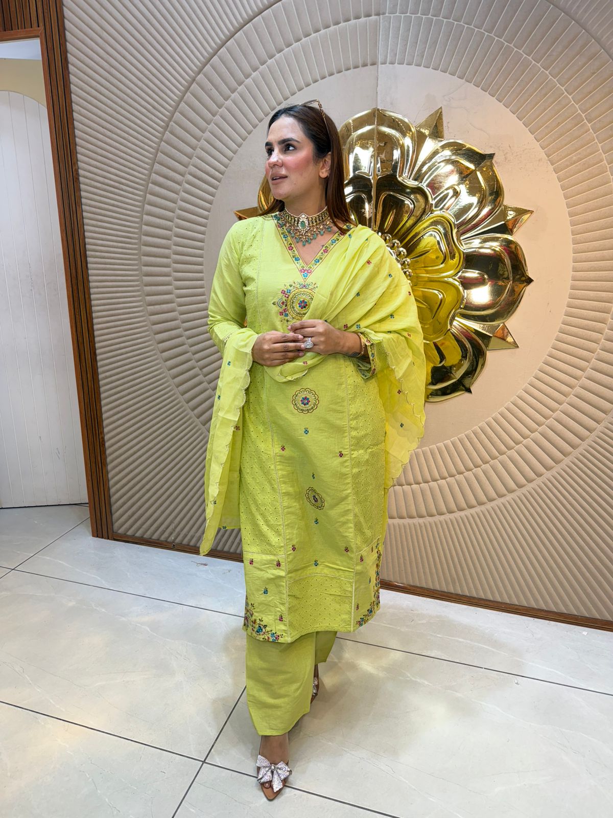 Beautiful elegant suit pc2592