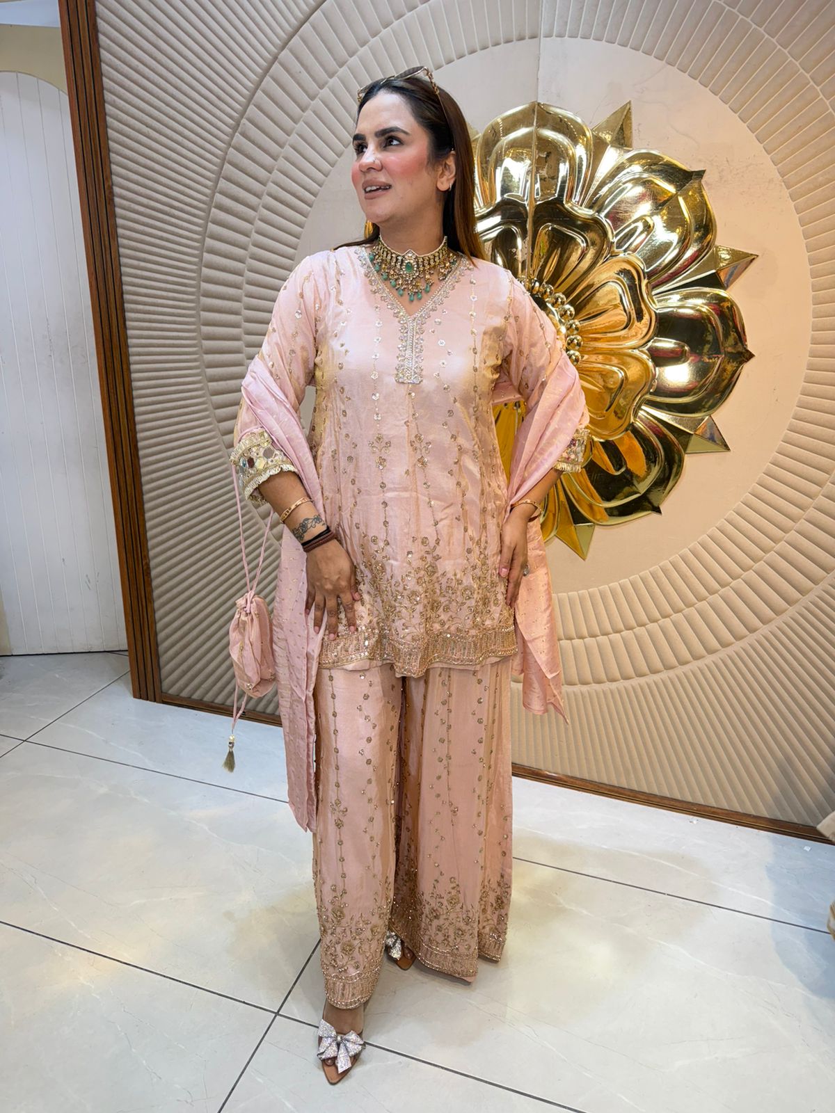 Beautiful elegant partywear suit pc 2598