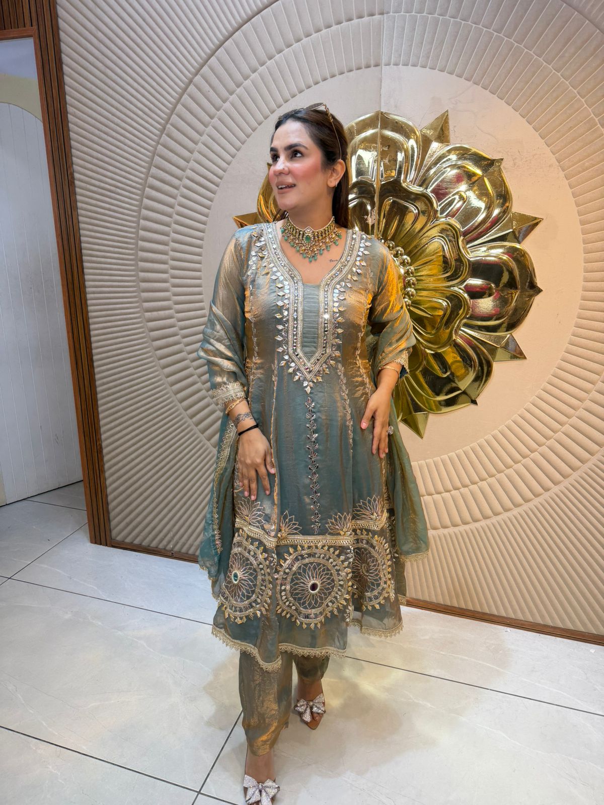 Beautiful elegant party wear suit pc 2600