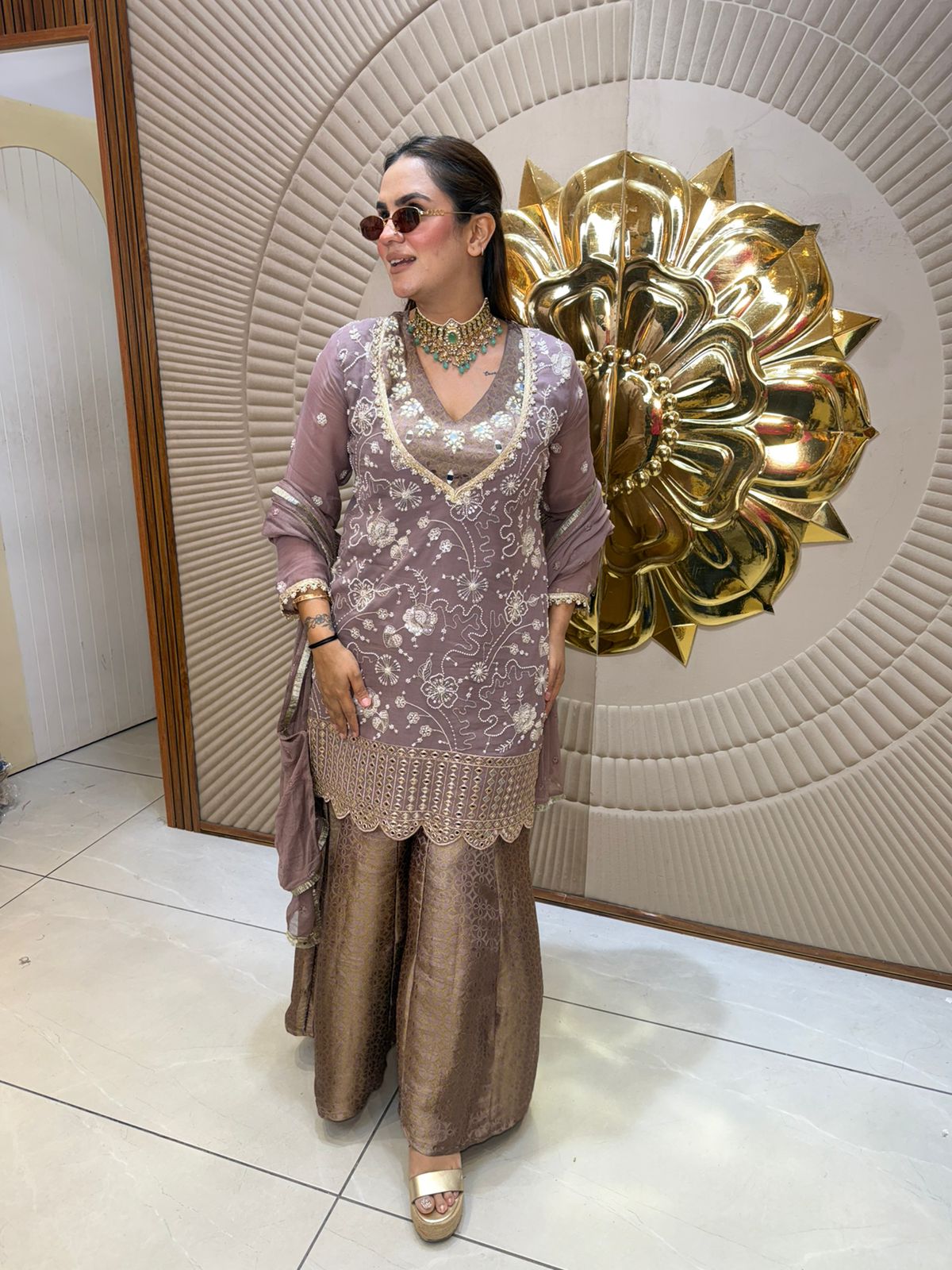 Beautiful elegant party wear suit pc 2602