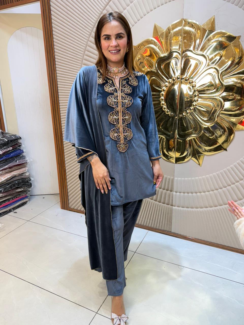 Beautiful elegant velvet suit pc2475