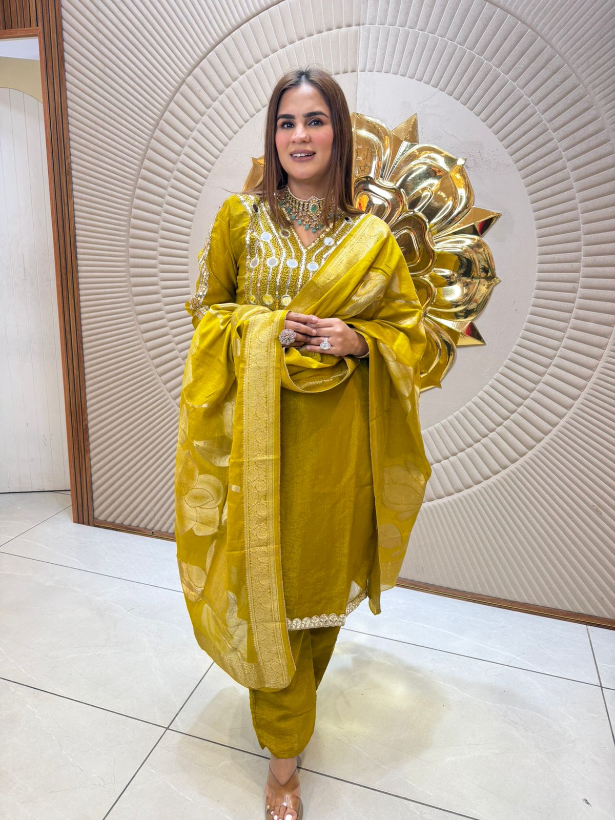 Beautiful elegent suit pc2533