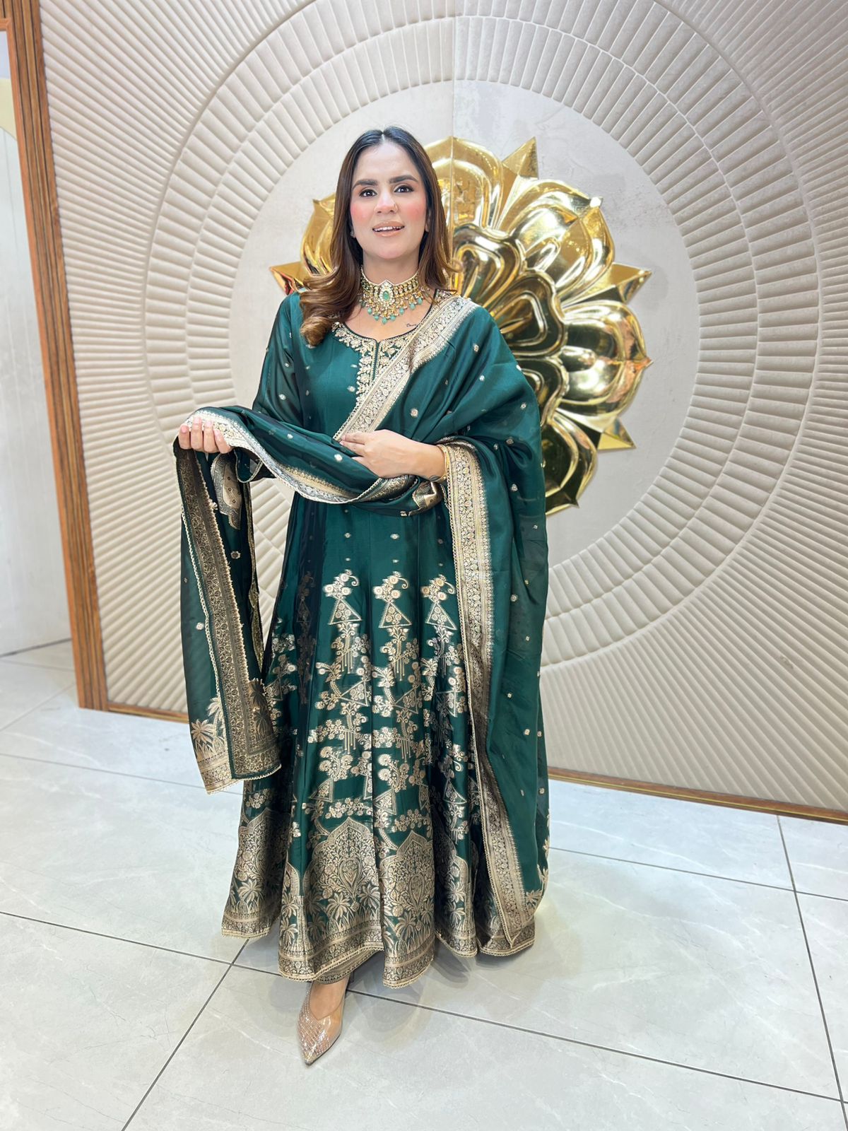 Beautiful elegant party wear suit pc3075