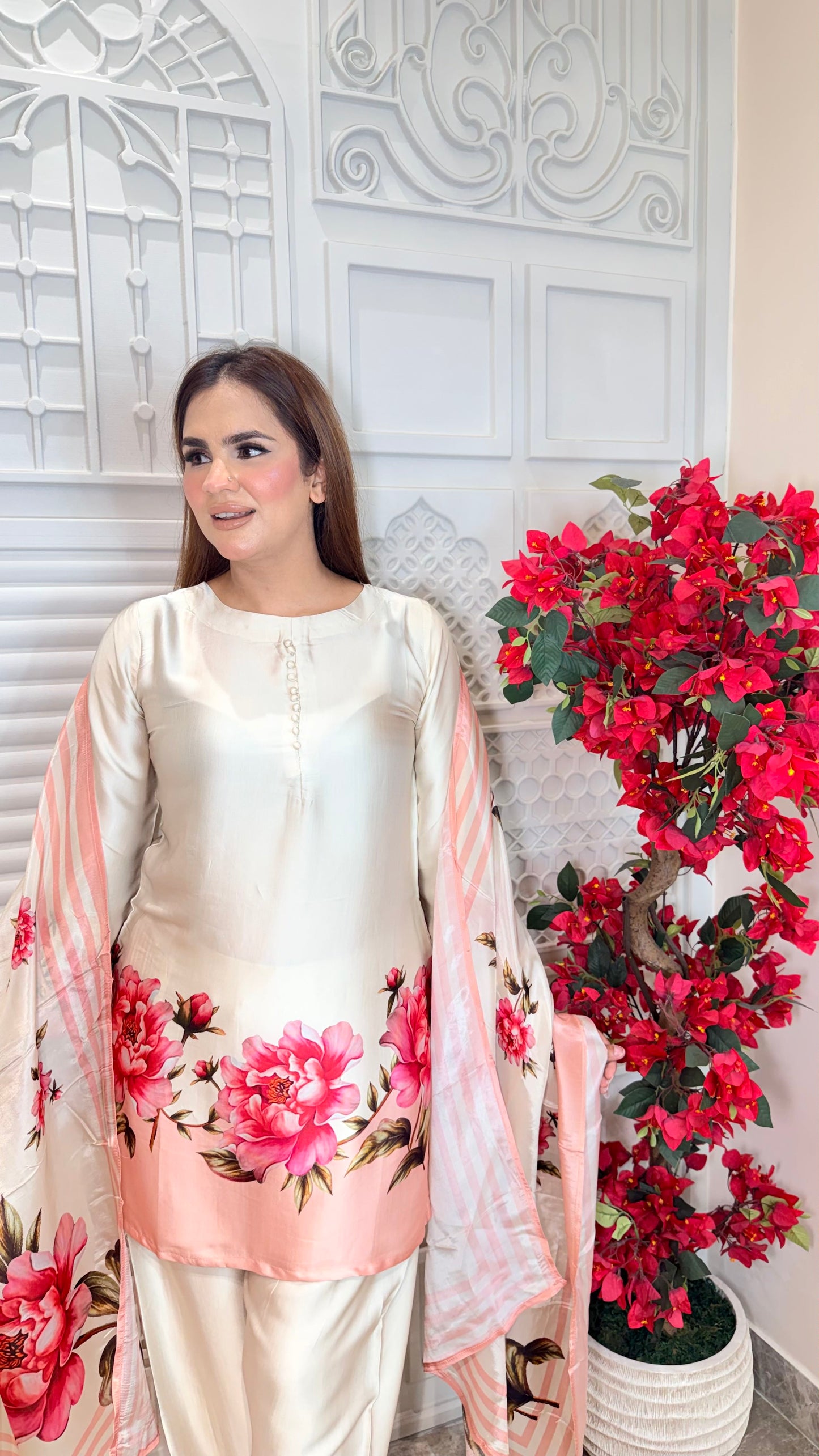 Beautiful Suit With Round Neck Design PC3345
