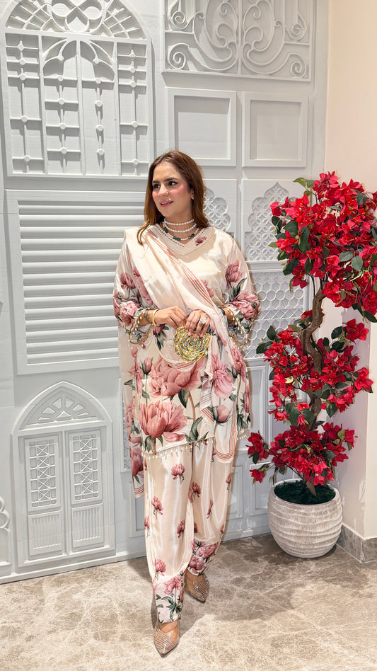 Elegant Cream-colored three-piece straight suit set PC3452