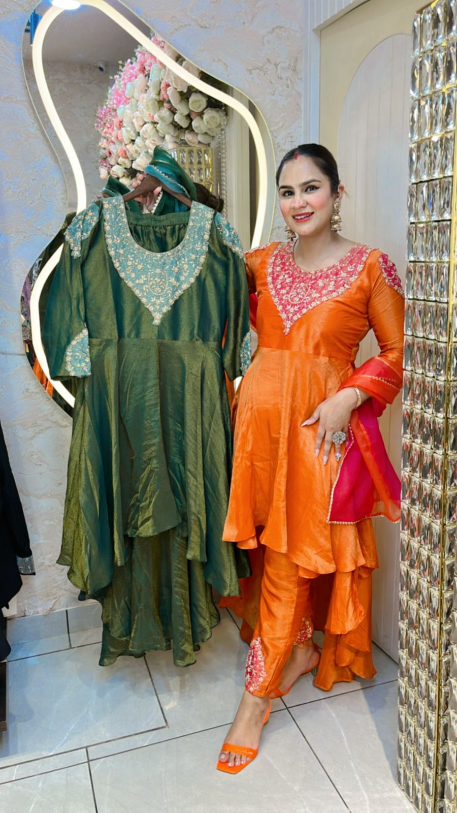 Pure Glass Tissue Fabric Suit With Fully Heavy Work PC560