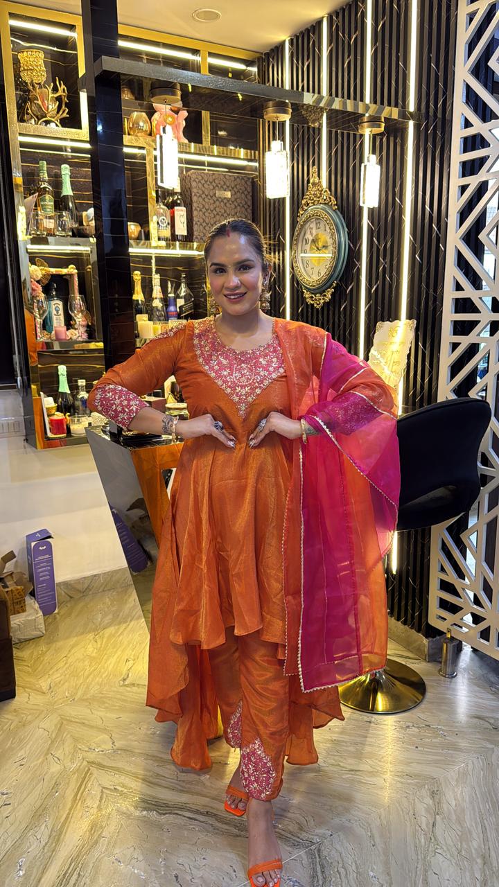 Pure Glass Tissue Fabric Suit With Fully Heavy Work PC560