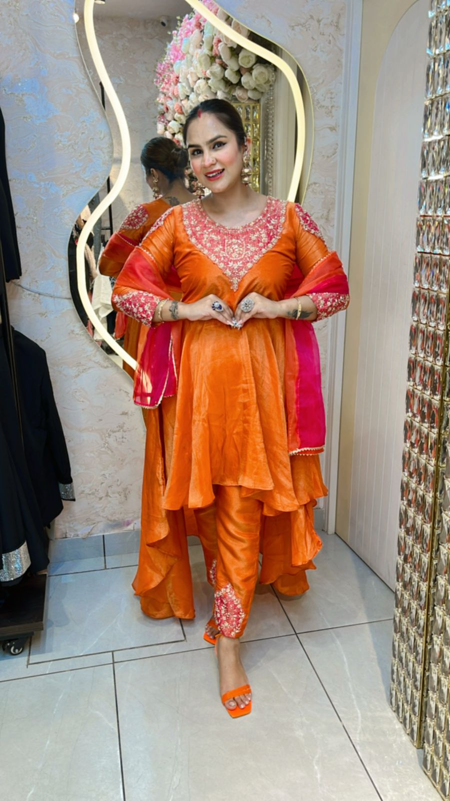 Pure Glass Tissue Fabric Suit With Fully Heavy Work PC560