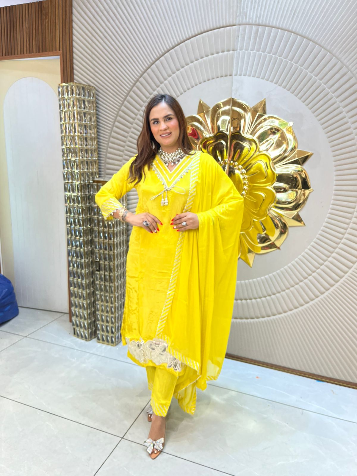 Beautiful V-Neck Suit PC1623