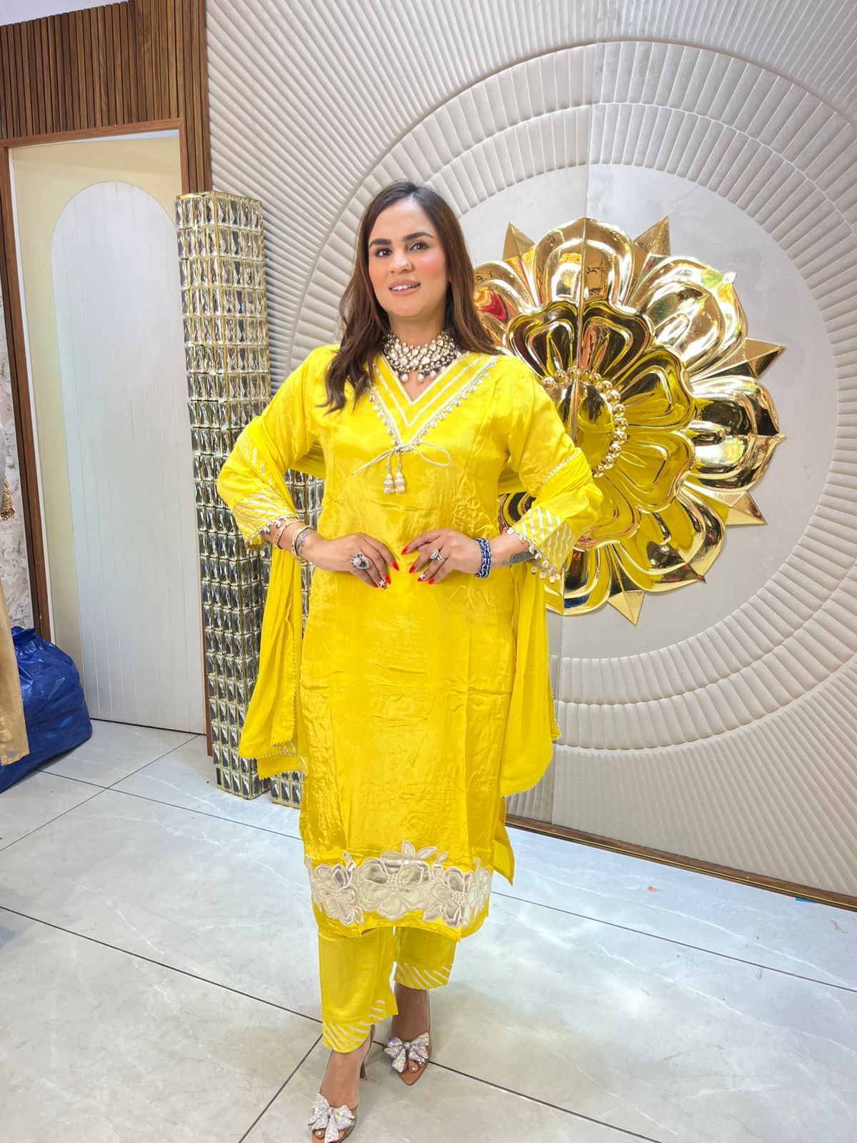 Beautiful V-Neck Suit PC1623