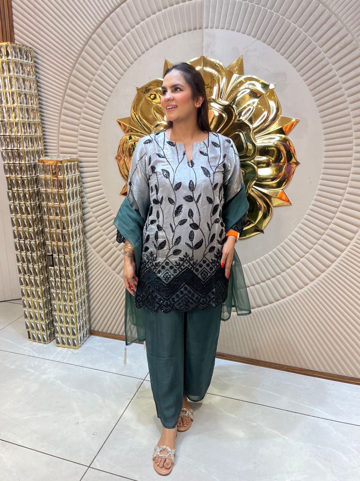 Beautiful Suit With Leaf Design PC1659