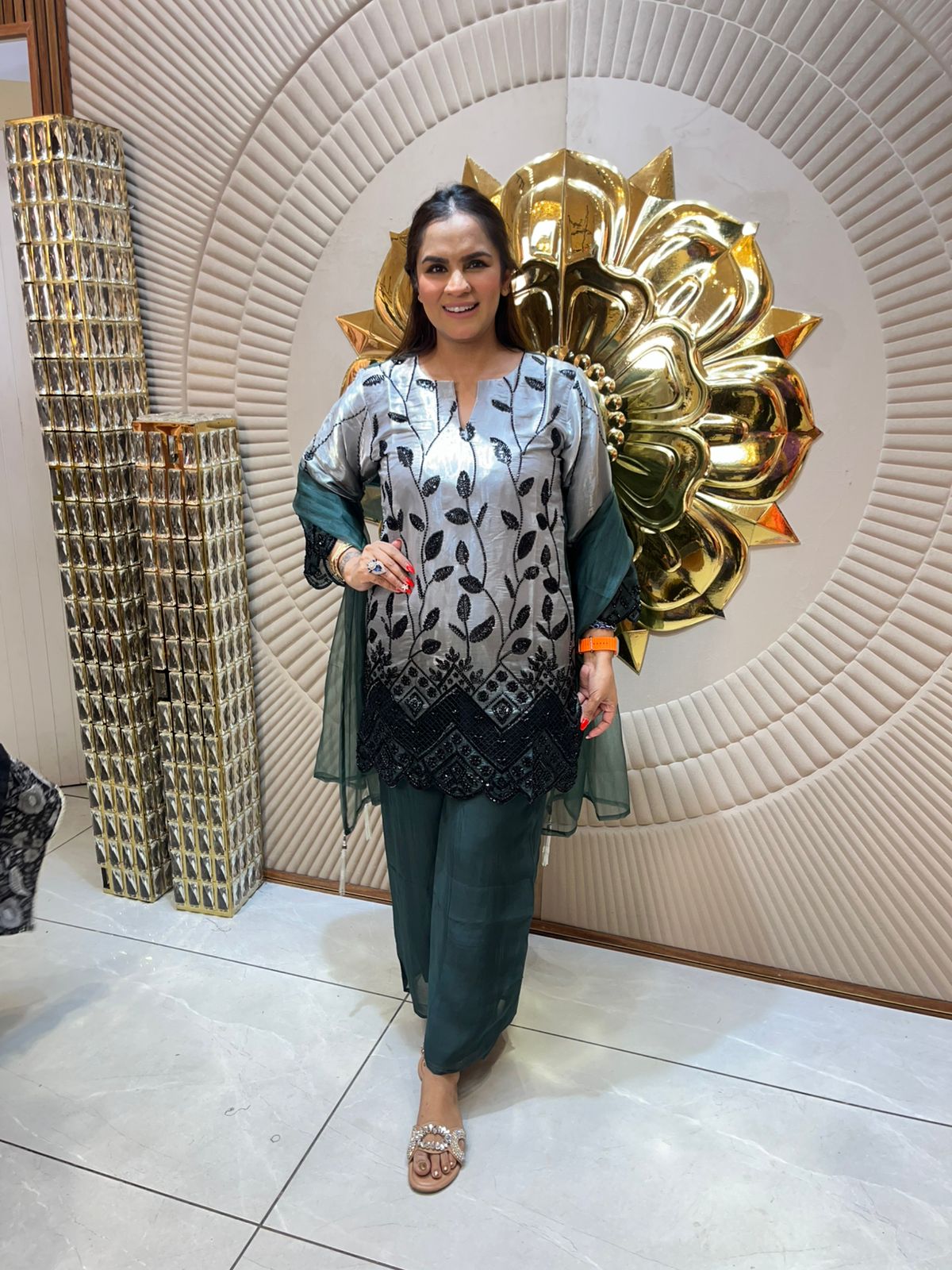 Beautiful Suit With Leaf Design PC1659