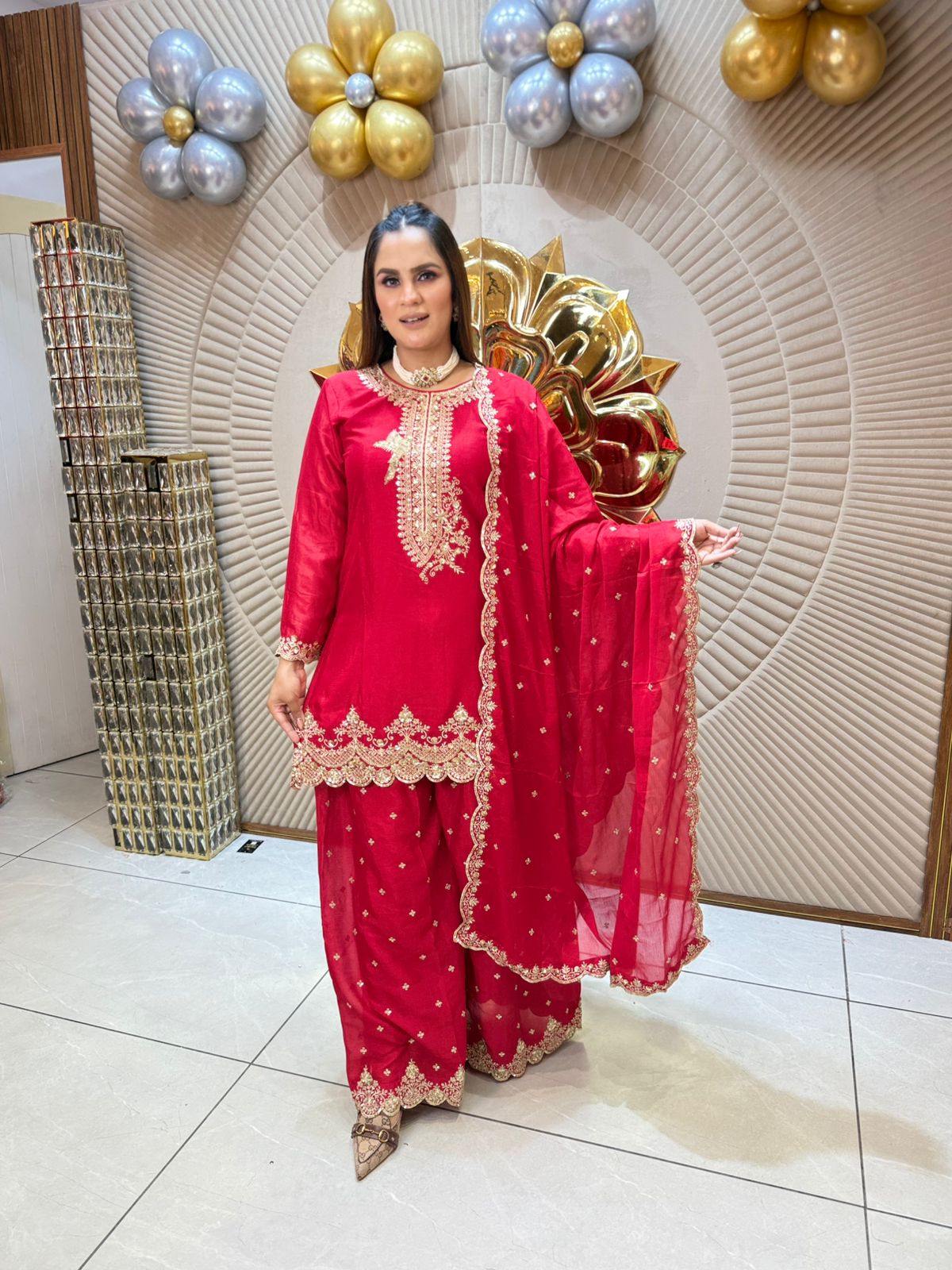 Traditional Elegance in Vibrant Hues PC1844
