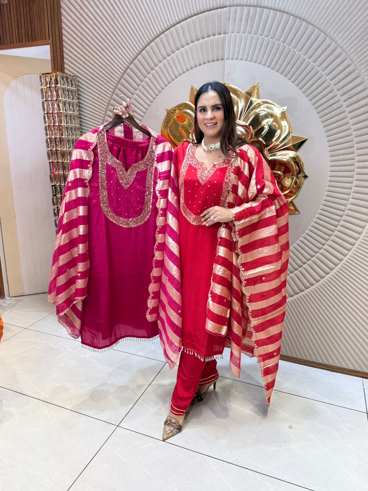 The Perfect Blend of Red and Gold PC1882