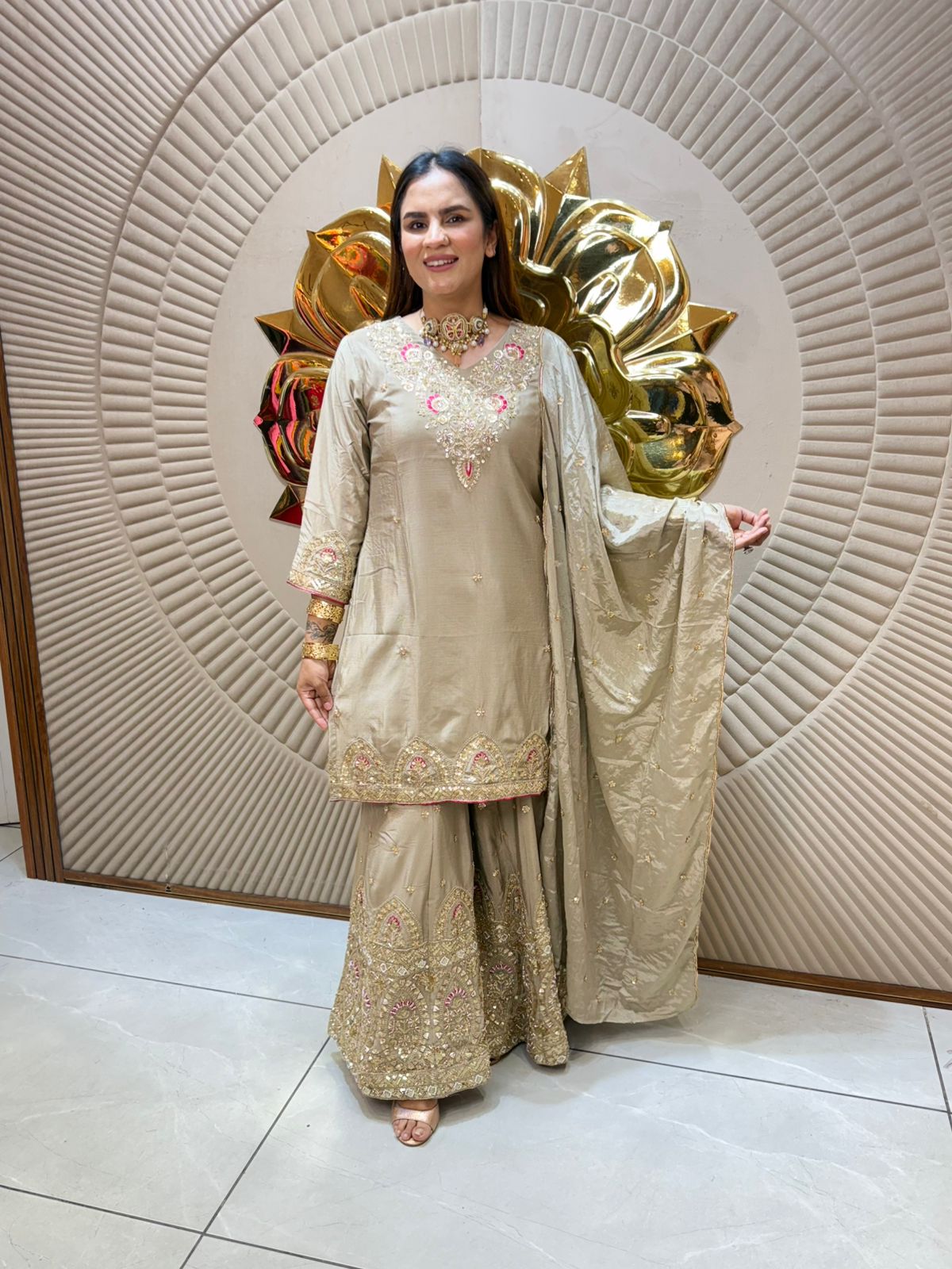Beautiful Suit With Heavy Neck PC2041