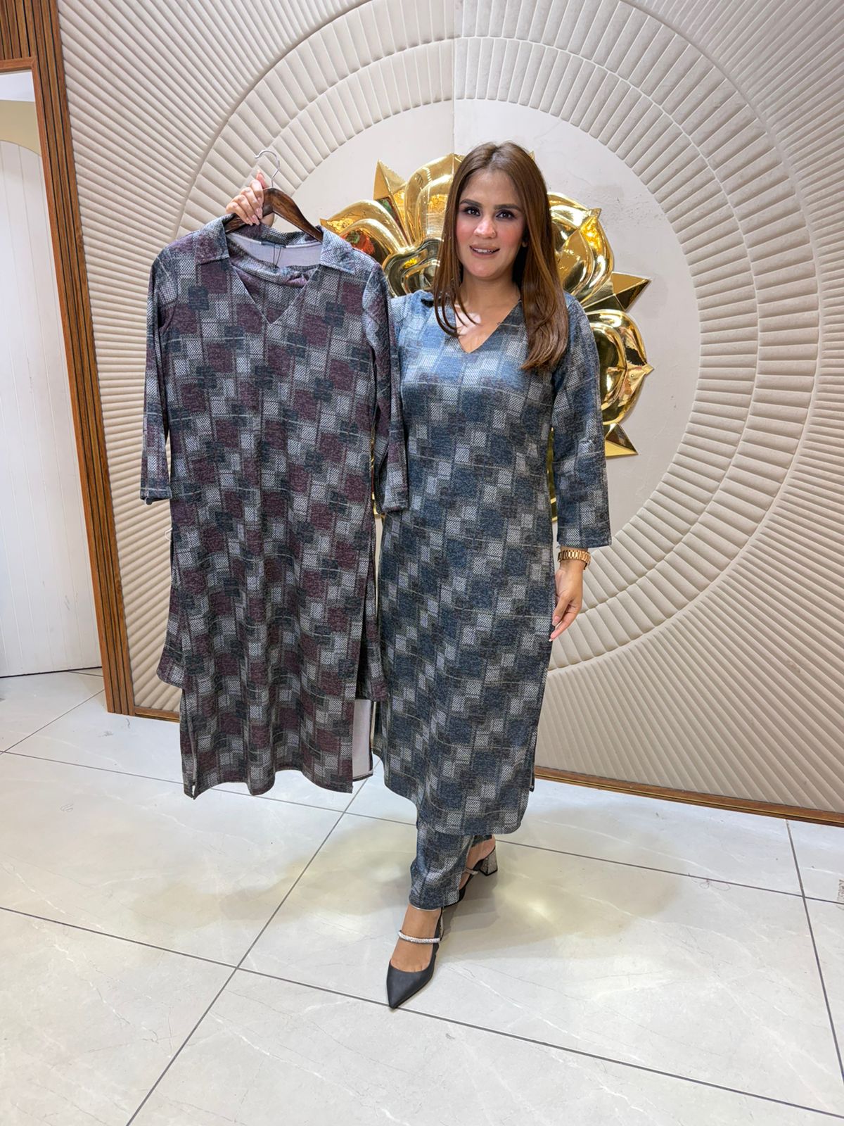 Elegant Check Design Suit PC2397