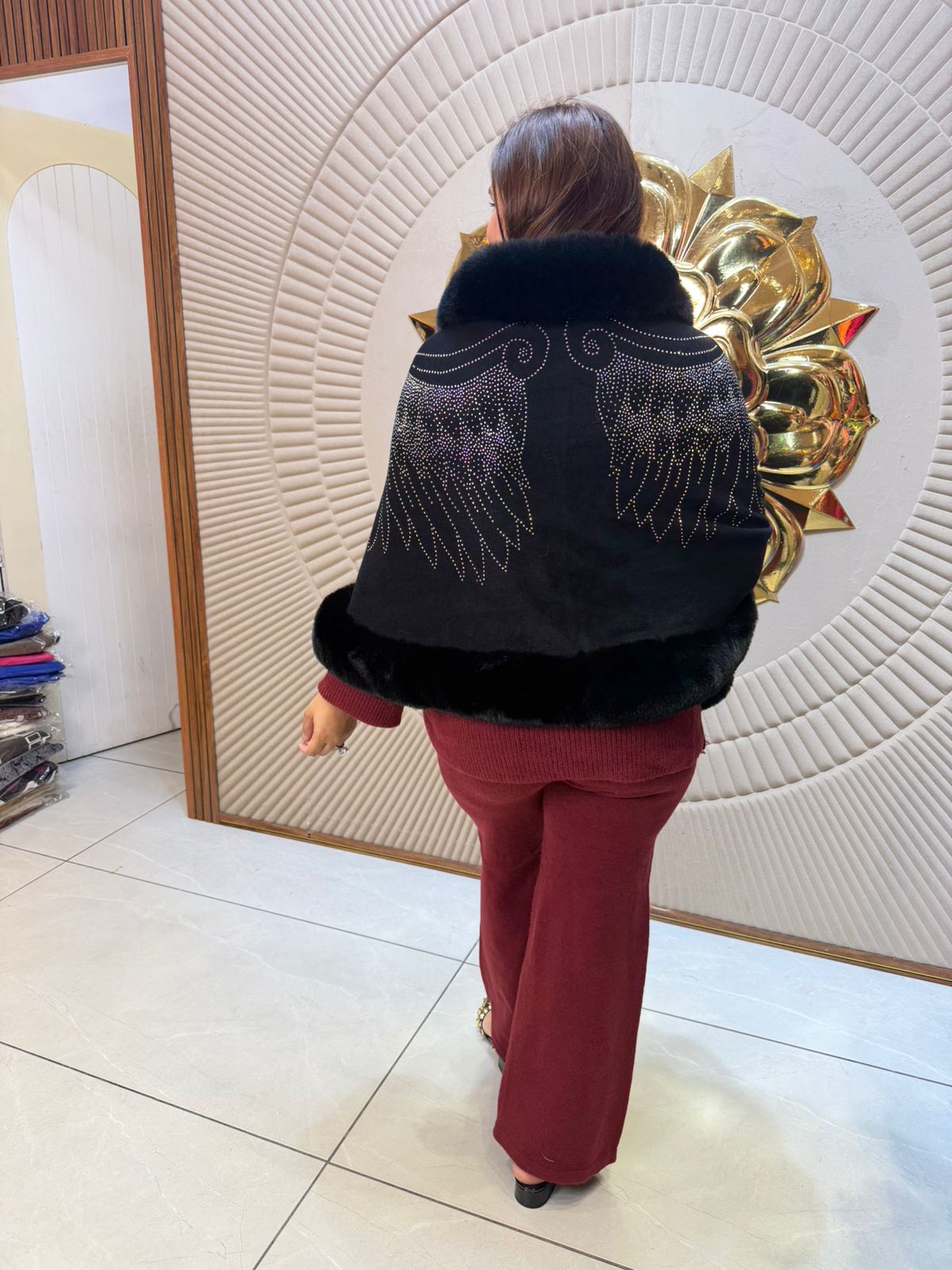 Elegant Winter Cape With Back Design PC2404