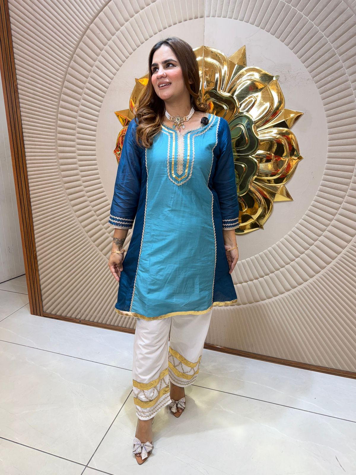 Elegant Suit With Dual Tone PC2823