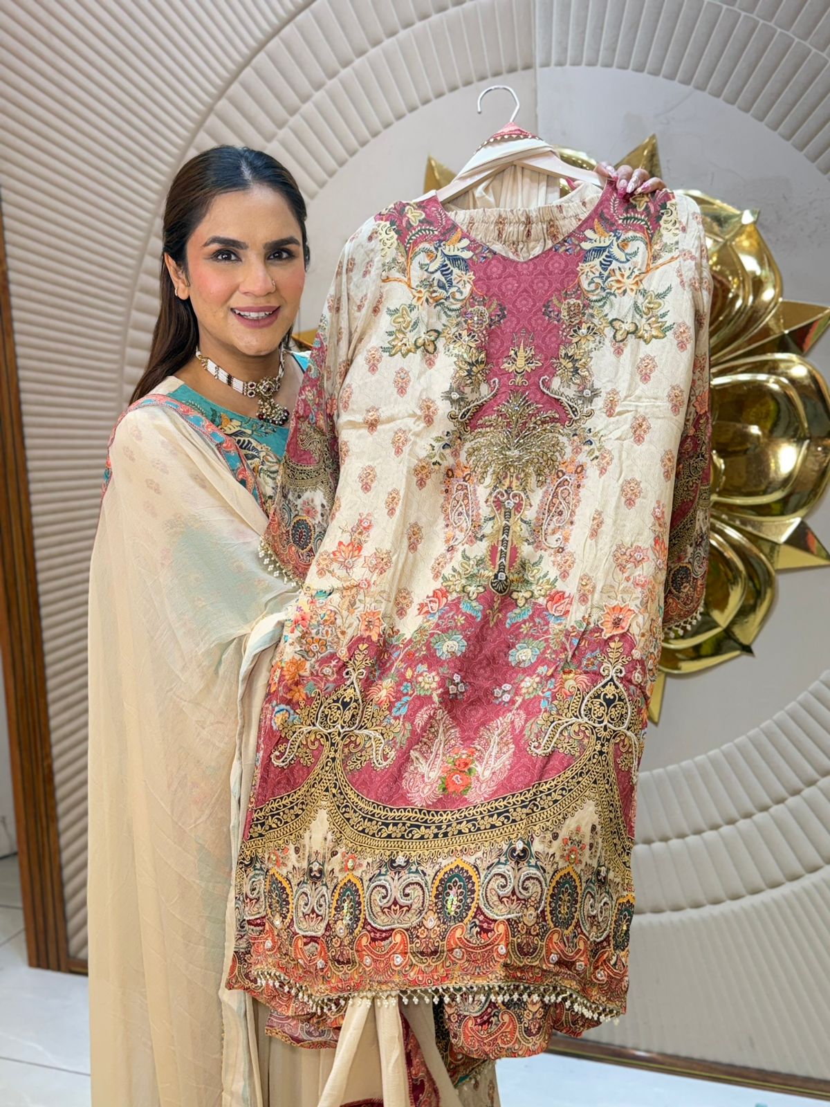 Stunning Pattern Print Suit With Lace Work PC2762