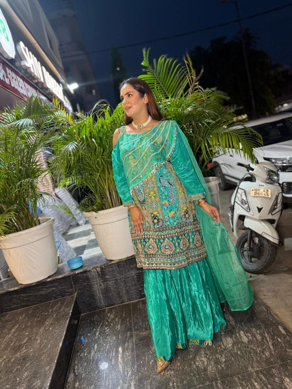 Beautiful Crape shirt with attached Dupatta PC1973