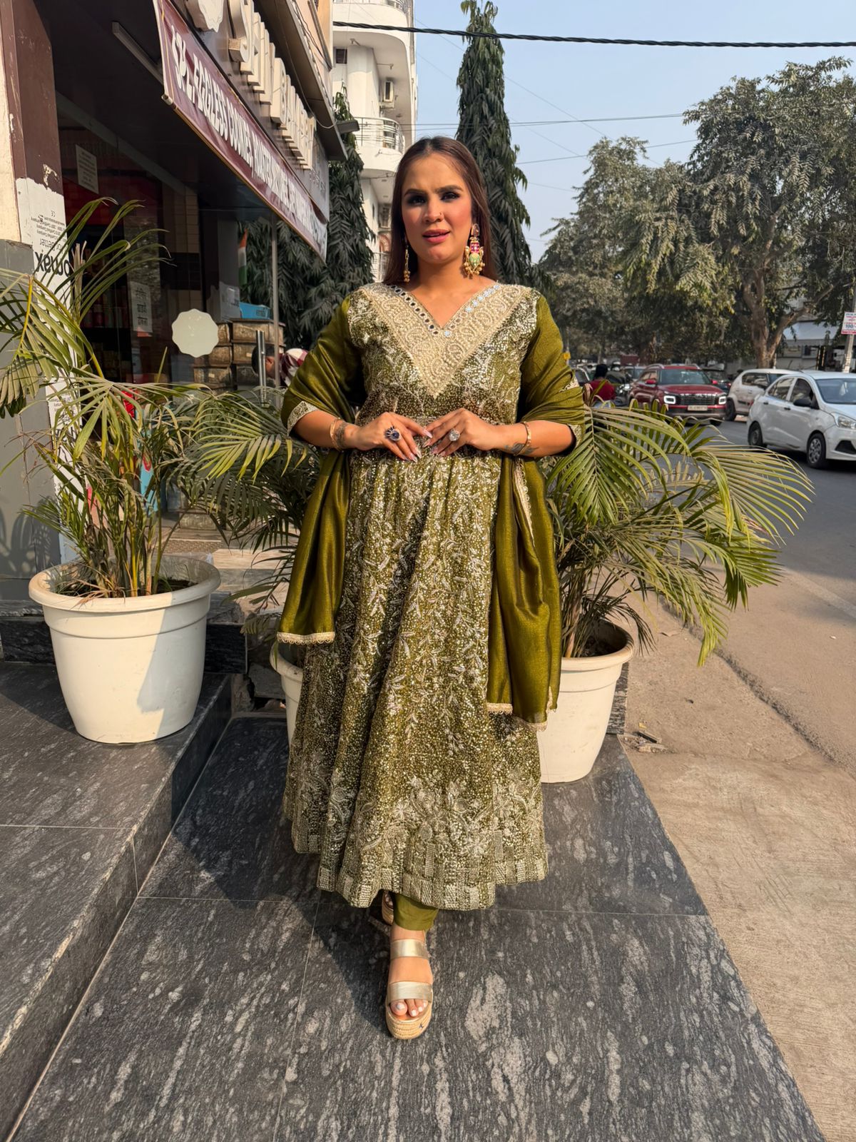 Elegant Threadwork Design Suit PC2548