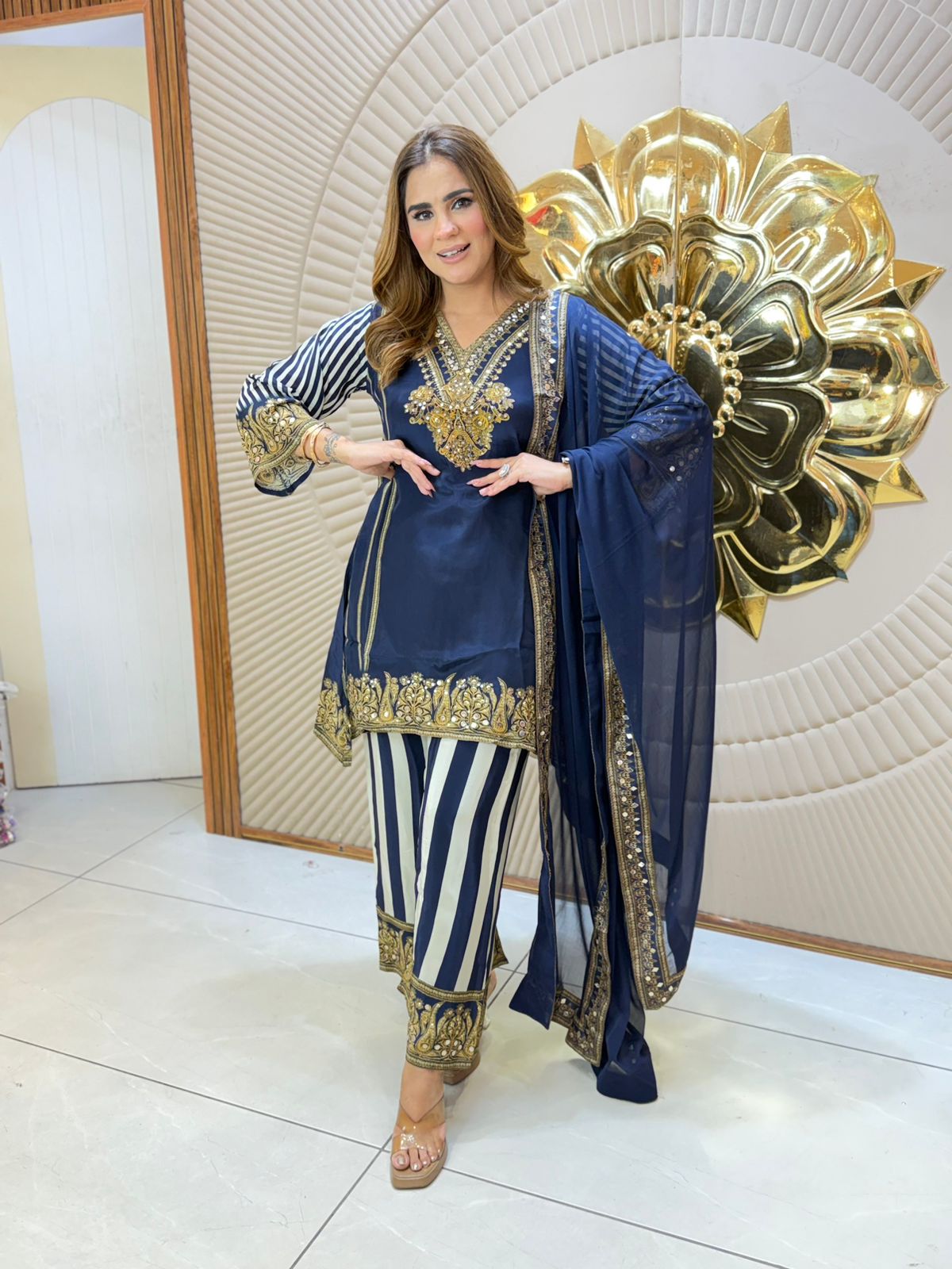 Beutiful elegant partywear suit pc8189