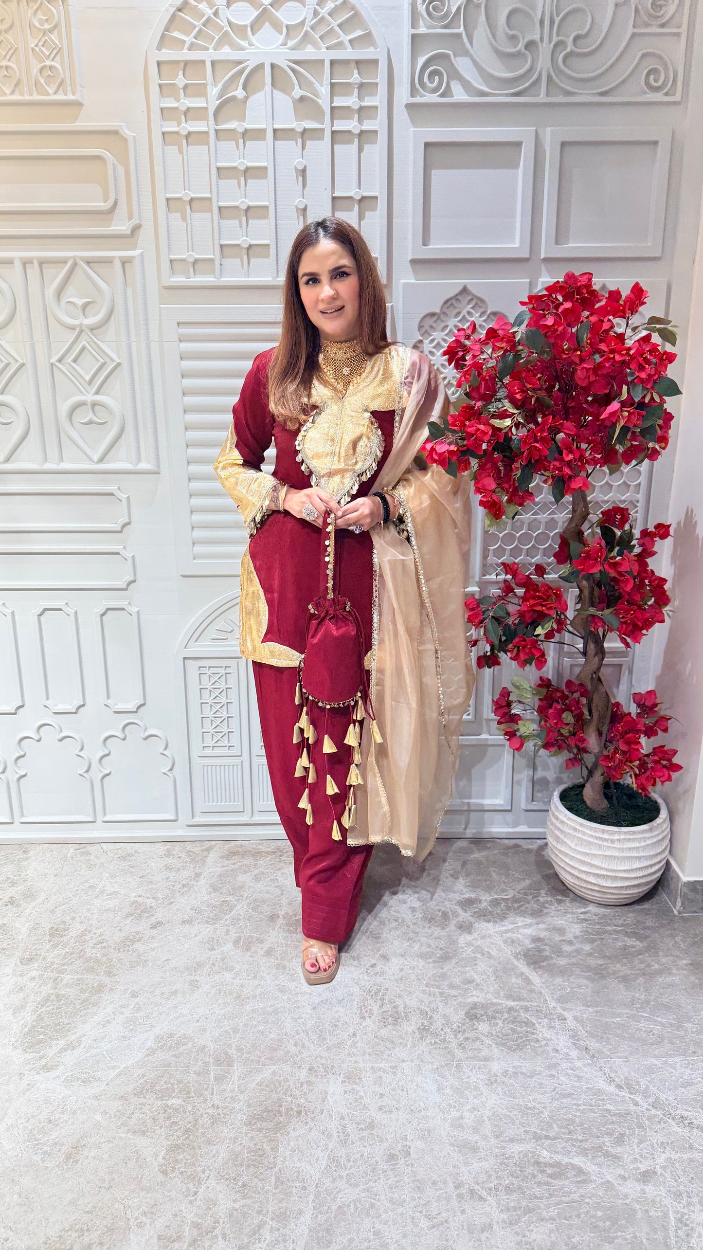 Beutiful elegant partywear suit with potli pc3627