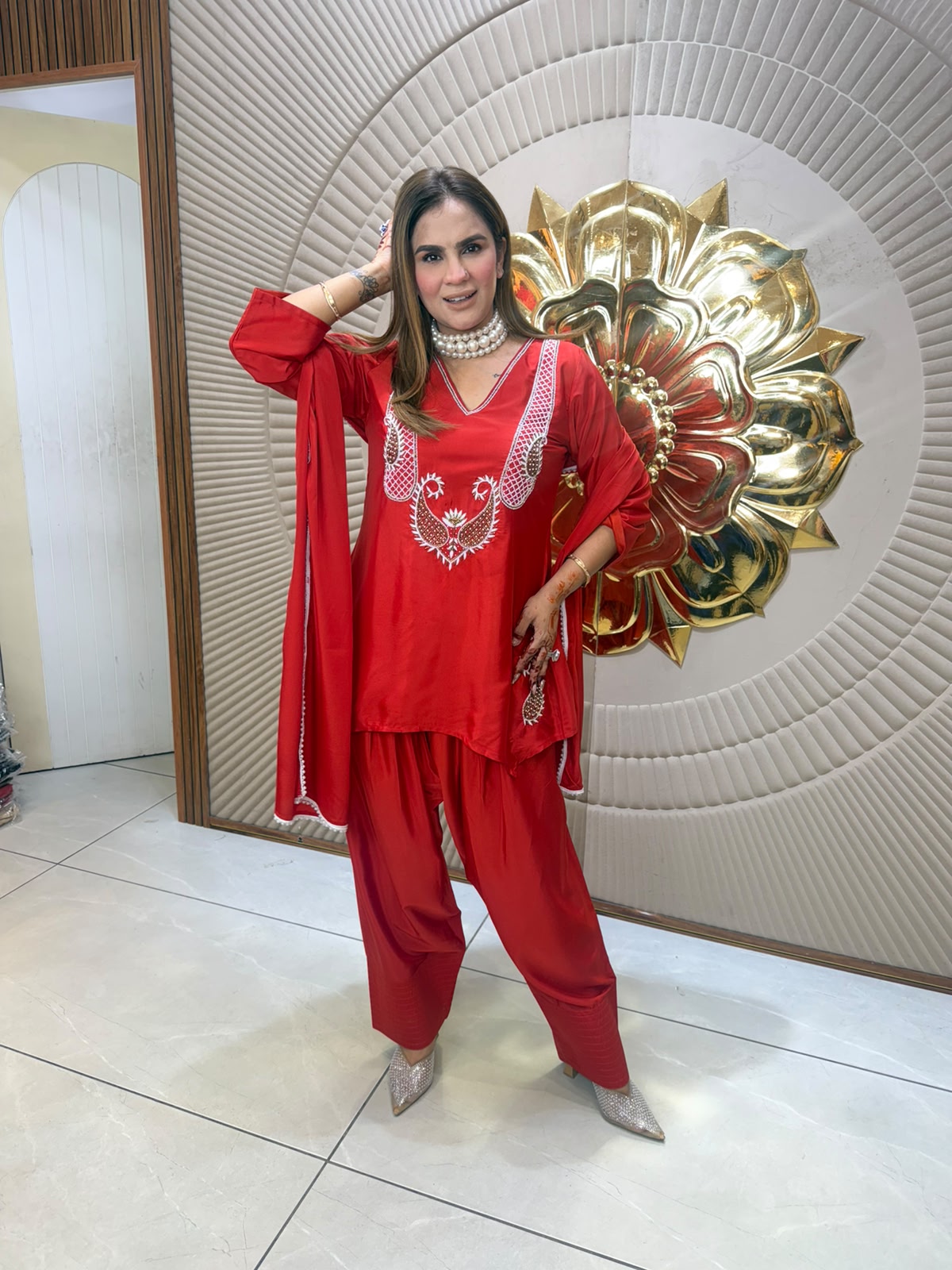Beutiful elegant partywear suit pc3129