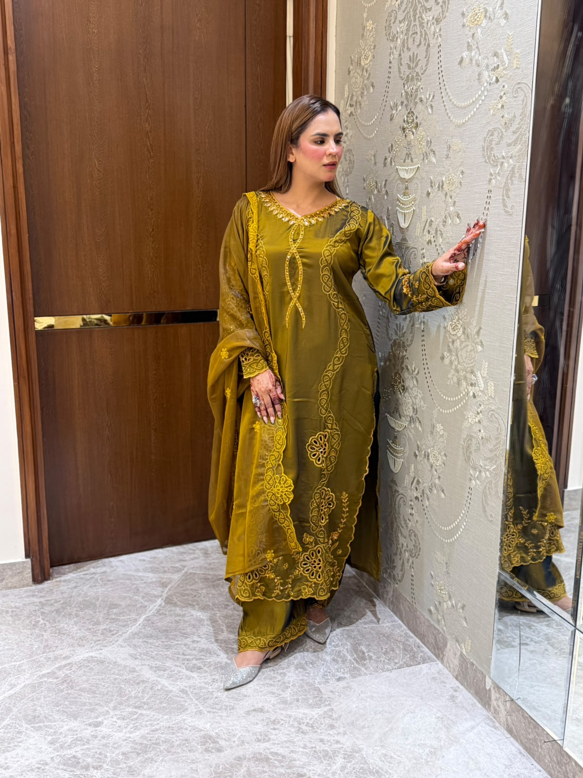 Beutiful elegant suit pc3144