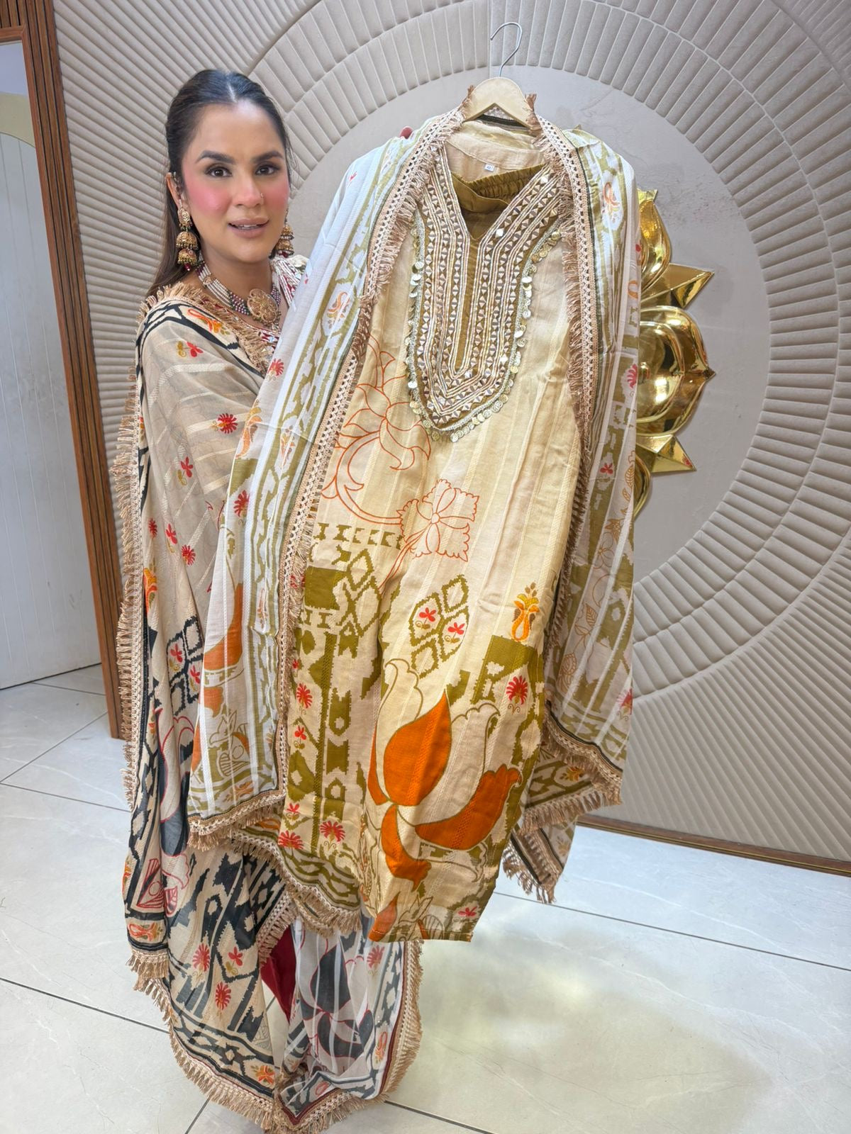 Beautiful elegant suit pc3085