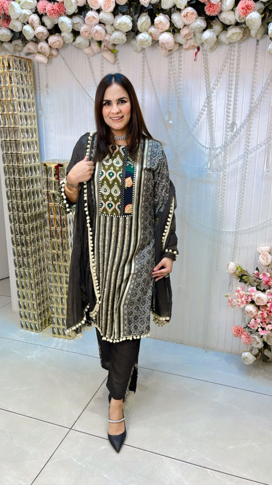 Beautiful Pant Suit With Lace Work PC1259