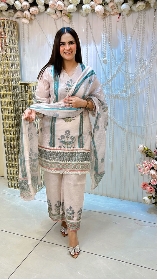 Beautiful Suit With Flower Print PC1179