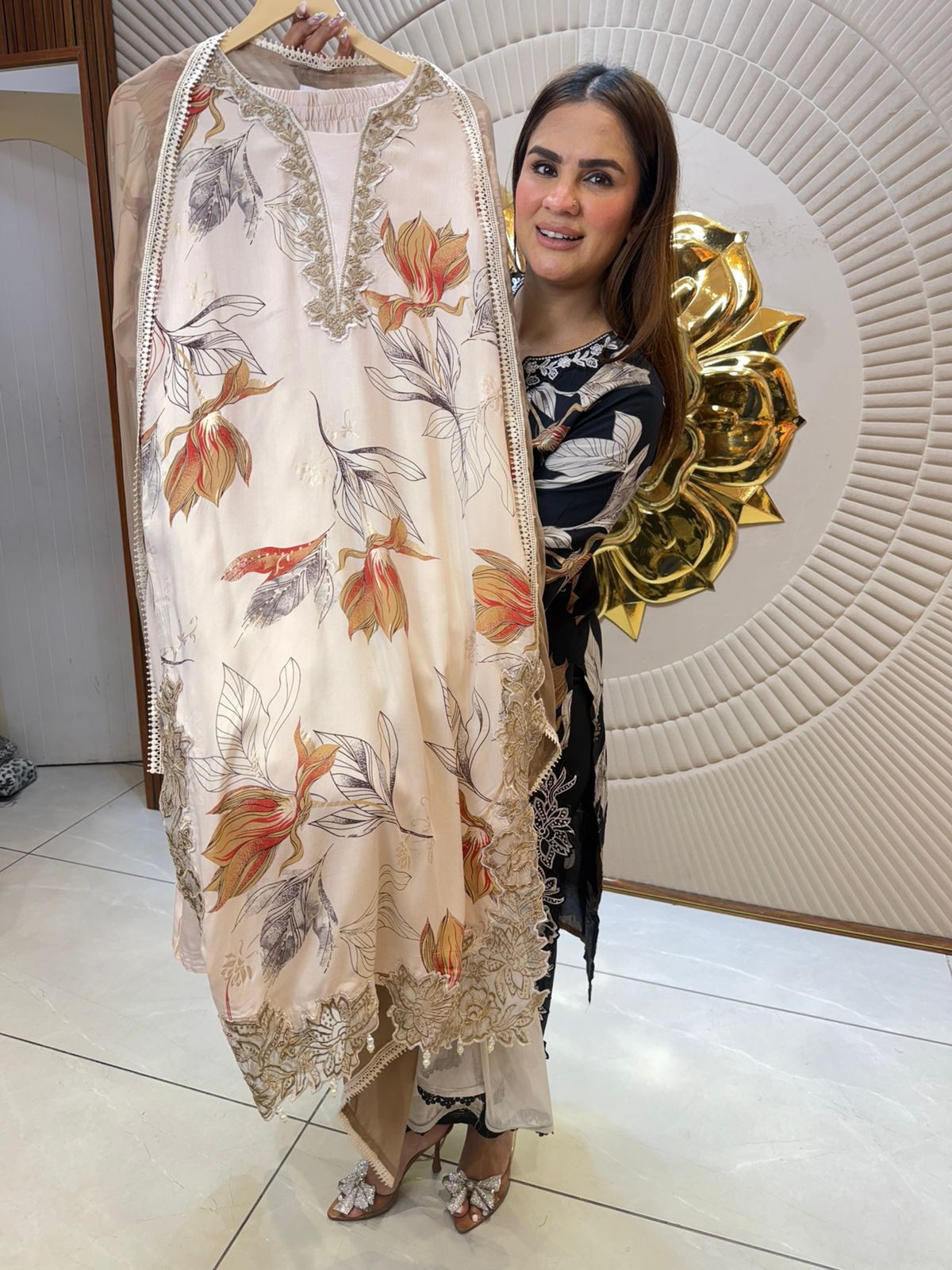 Beautiful elegant suit pc 2658