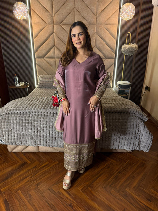 Beautiful elegant partywear suit pc 2702