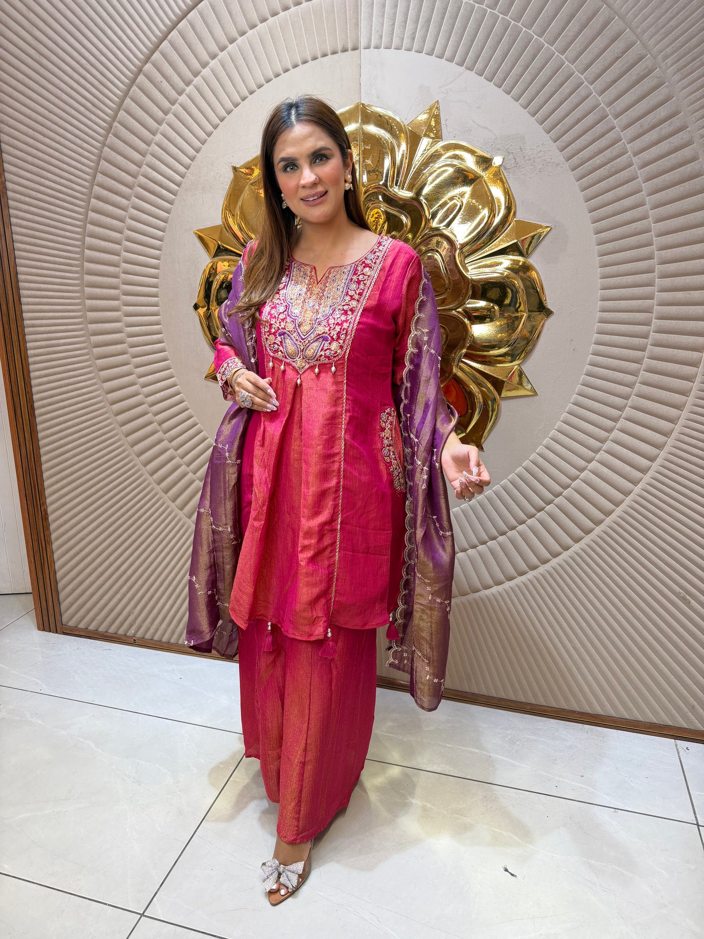 Beautiful elegent silk suit pc2583
