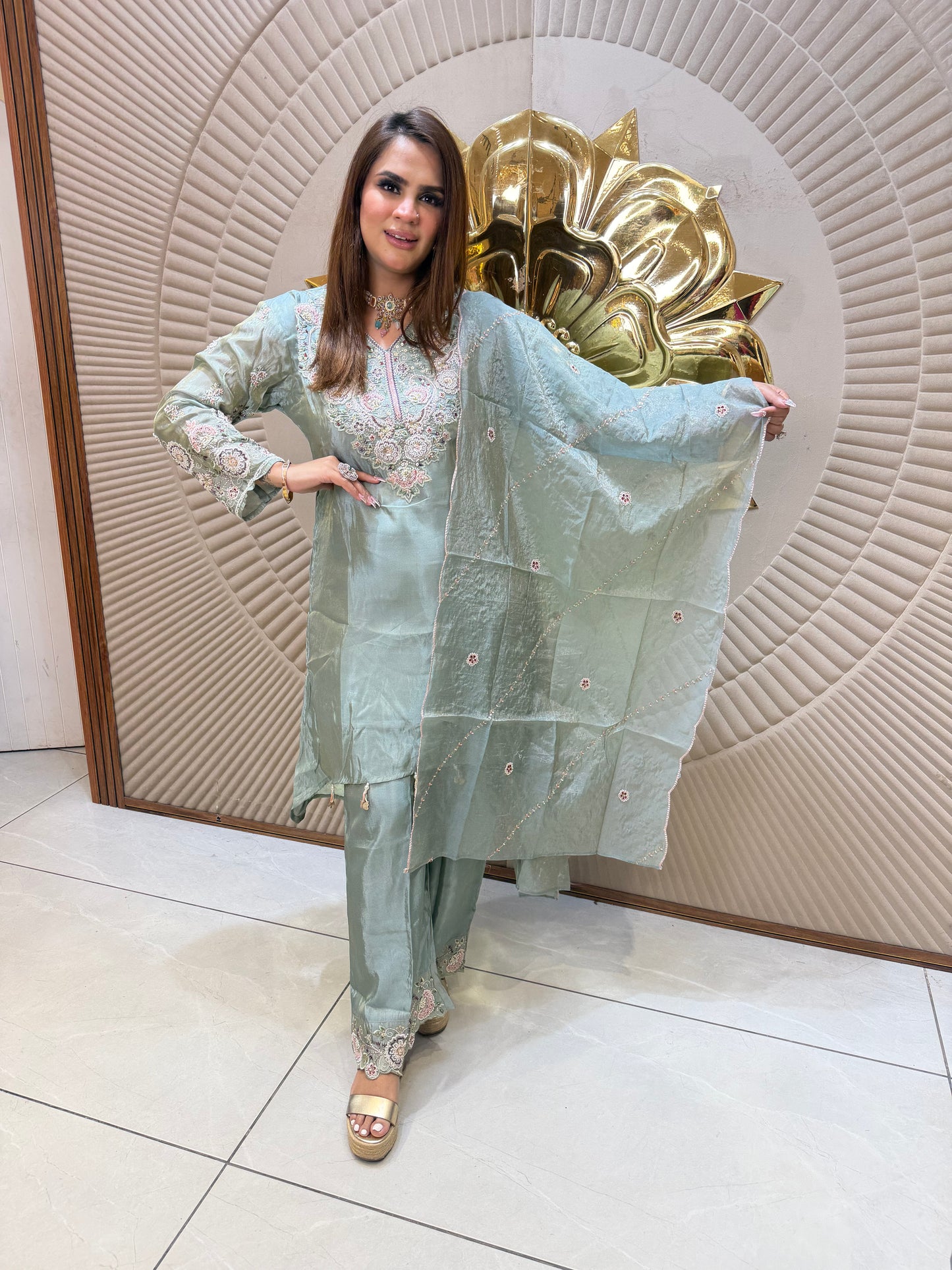 Beautiful elegent party wear kaftan pc2597