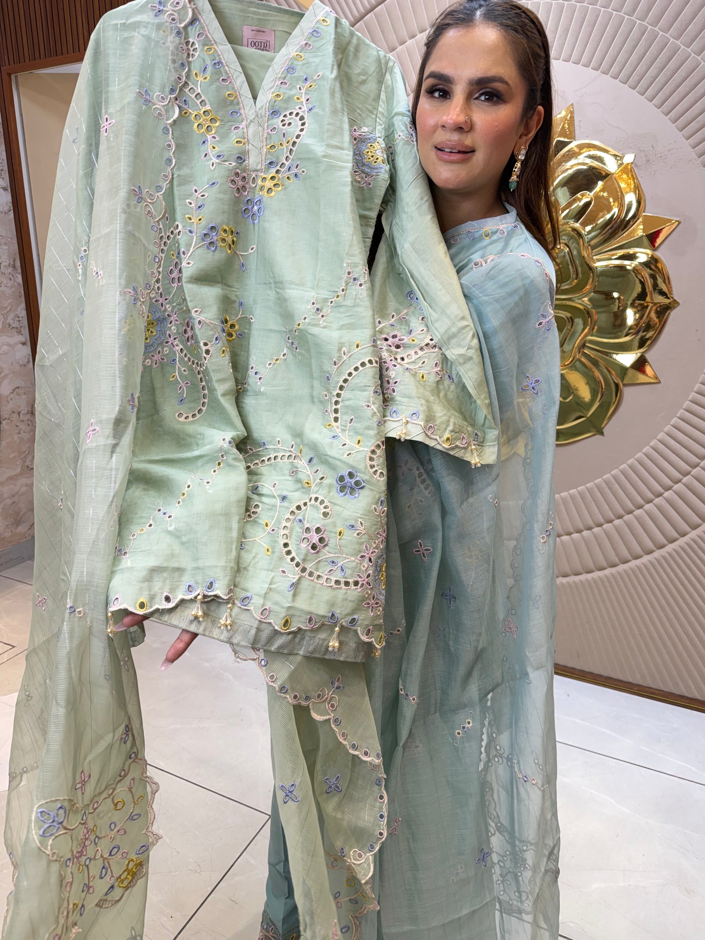Beautiful elegent party wear suit pc 2609