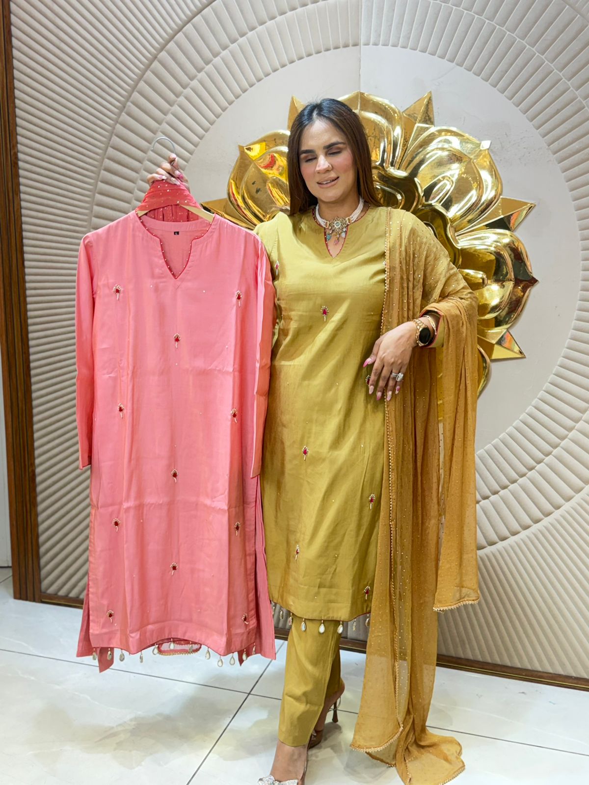 Beutiful elegant suit pc2780