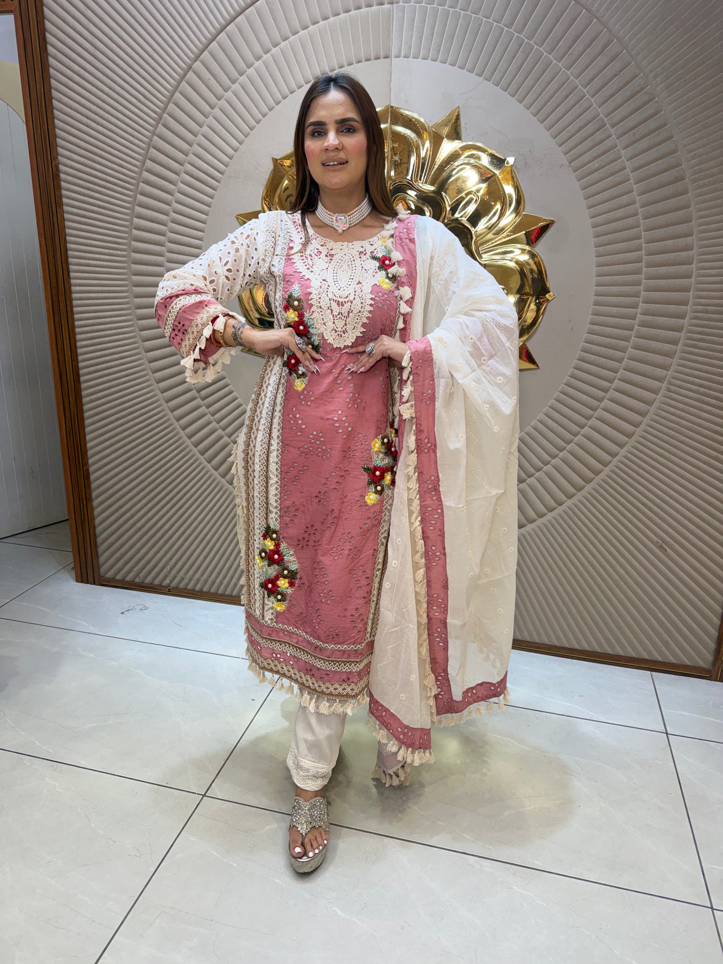 Beautiful elegent suit pc 2693