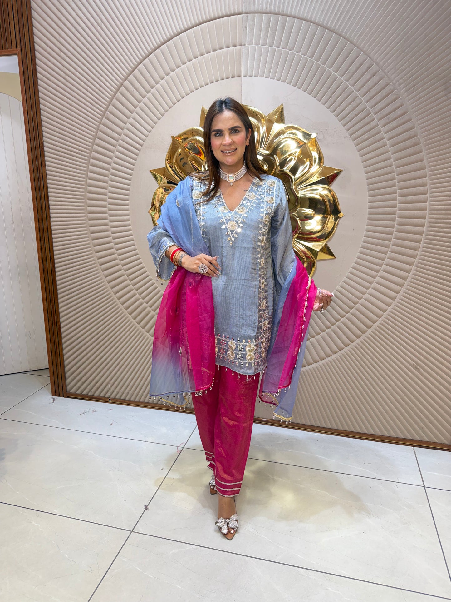 Beautiful elegent partywear suit pc 2690