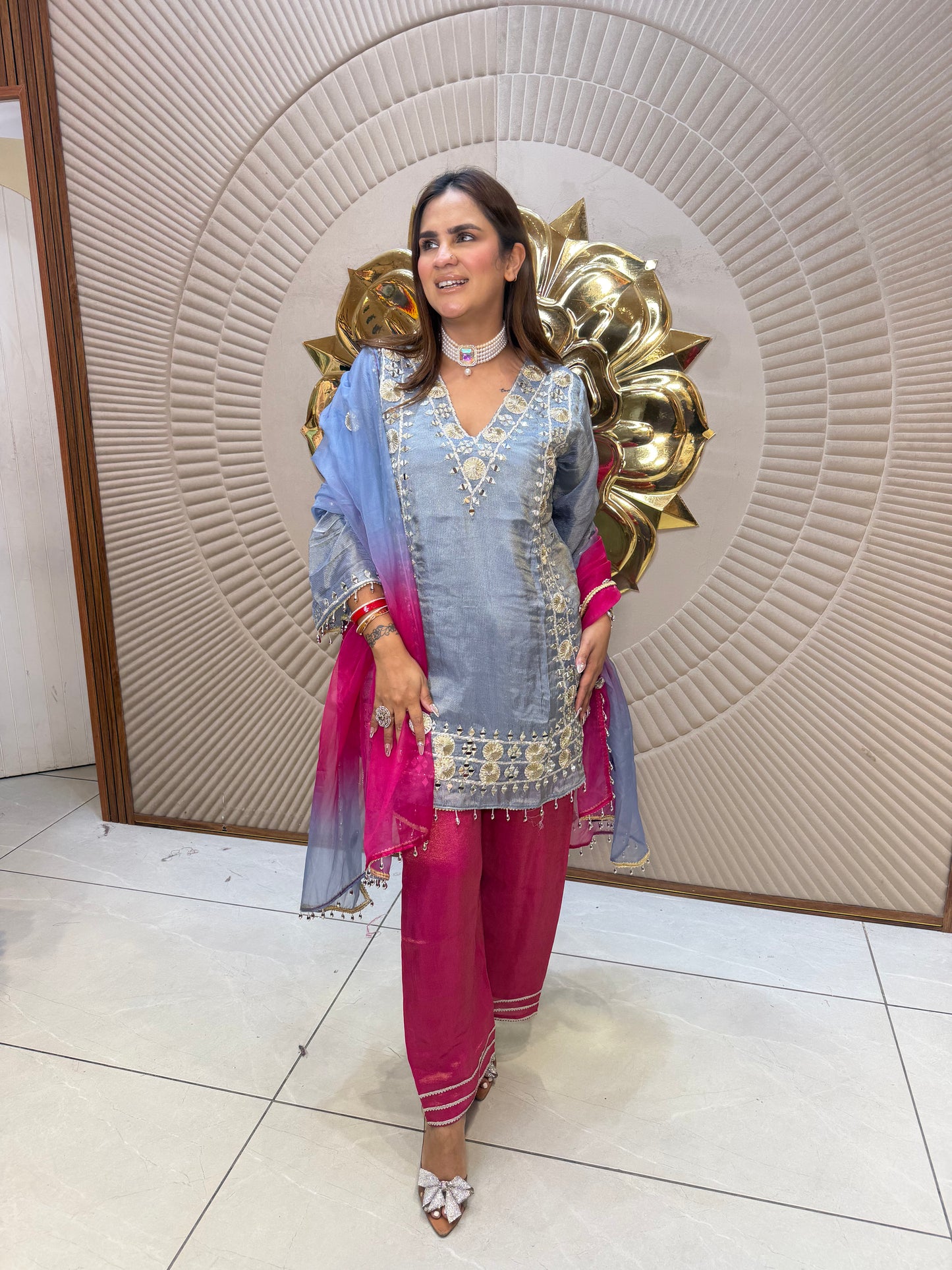 Beautiful elegent partywear suit pc 2690