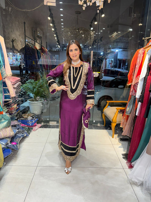 Beautiful elegent partywear kaftan with potli pc 2694