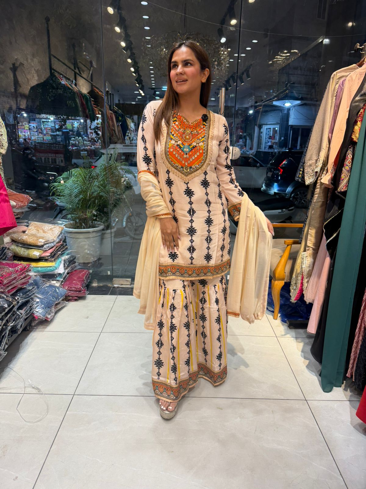 Beautiful elegent pure crape suit2620